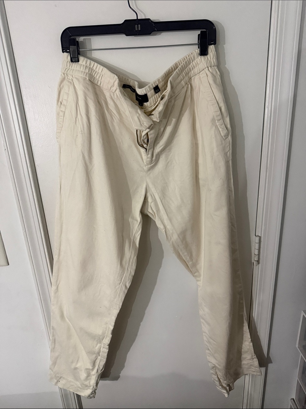 Vince Men's Owen Cotton Drawstring Chino Pants in Cream